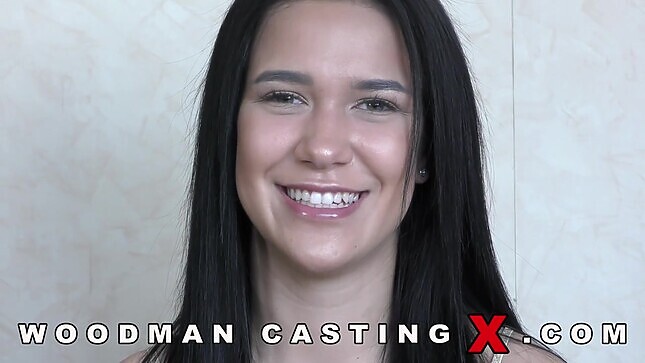 Russian brunette gets fucked by Woodman at casting - eXePorn